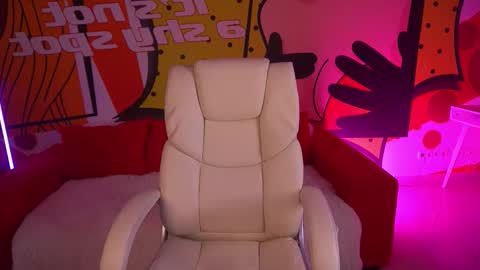 Lia online show from March 13, 2026, 2:23 pm