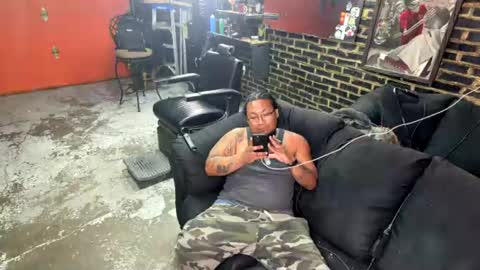 papi_krizz online show from July 3, 2026, 4:52 am