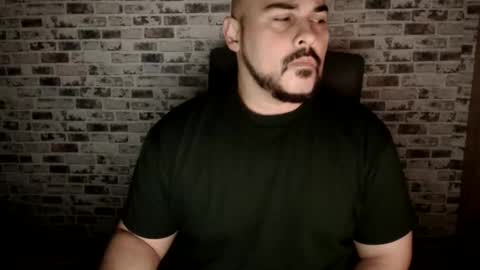 papicho2014 online show from April 17, 2026, 9:45 am