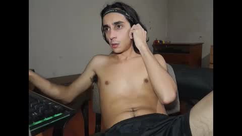 Snapshot of papito20cm chatting on December 13, 2024, 2:43 am Lau online show from December 13, 2024, 2:43 am