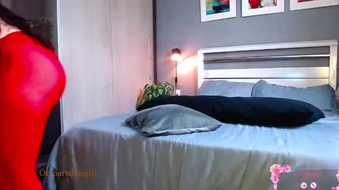 Snapshot of paradisegirl_ chatting on October 12, 2025, 4:39 pm My alter ego Betinna Flowers - a tattooed Miss - Are you missing me come in here - online show from October 12, 2025, 4:39 pm