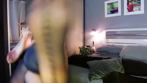 Snapshot of paradisegirl_ chatting on October 15, 2025, 5:57 pm My alter ego Betinna Flowers - a tattooed Miss - Are you missing me come in here - online show from October 15, 2025, 5:57 pm