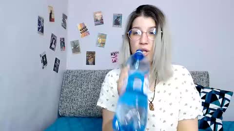 paradisexparadisex online show from January 25, 2025, 6:55 am