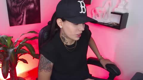 Paris D angelo online show from March 7, 2025, 7:38 pm