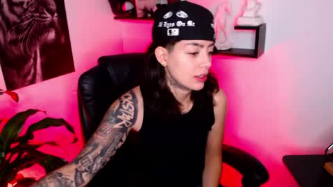 Paris D angelo online show from April 21, 2026, 2:26 am