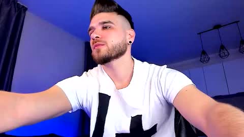 Snapshot of paris_lock chatting on January 17, 2026, 11:19 pm Paris online show from January 17, 2026, 11:19 pm