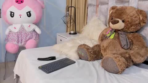 paris_noa online show from January 6, 2025, 10:47 pm