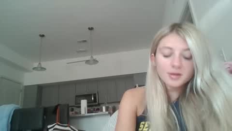 Snapshot of parisbaby2000 chatting on October 27, 2025, 3:05 pm parisbaby2000 online show from October 27, 2025, 3:05 pm