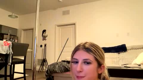 Snapshot of parisbaby2000 chatting on January 18, 2026, 4:16 am parisbaby2000 online show from January 18, 2026, 4:16 am