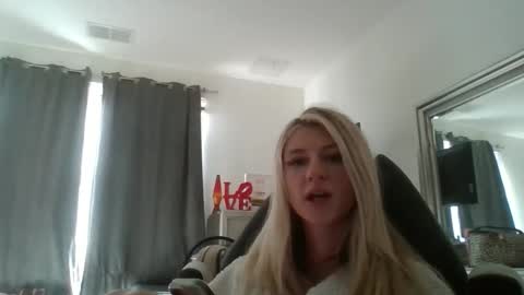 Snapshot of parisbaby2000 chatting on February 27, 2026, 2:28 pm parisbaby2000 online show from February 27, 2026, 2:28 pm