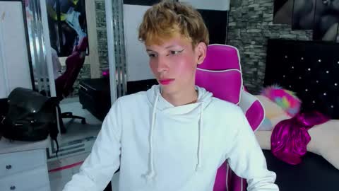 Snapshot of park_jimin1 chatting on September 21, 2025, 1:35 pm park_jimin1 online show from September 21, 2025, 1:35 pm