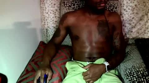 Snapshot of parlaytellio chatting on January 2, 2025, 5:29 pm Parlay Tellio online show from January 2, 2025, 5:29 pm