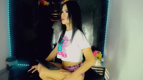 party_fre_girl online show from May 30, 2026, 9:34 pm
