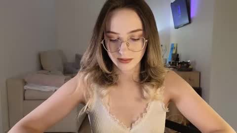 Anna online show from February 18, 2026, 9:22 pm