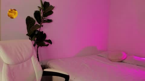    online show from March 29, 2026, 2:33 am