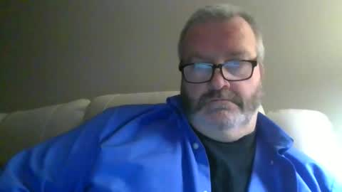 passporttraveler1 online show from November 14, 2025, 1:48 am