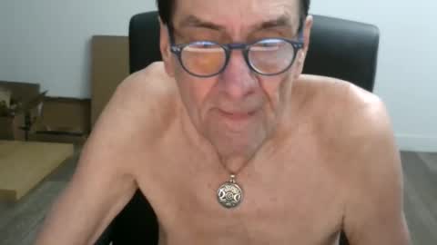 Snapshot of pastelito76 chatting on November 5, 2025, 12:27 pm Bob online show from November 5, 2025, 12:27 pm