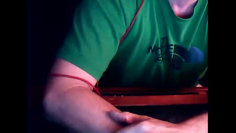 Snapshot of patou1995 chatting on December 25, 2024, 11:00 am patou1995 online show from December 25, 2024, 11:00 am