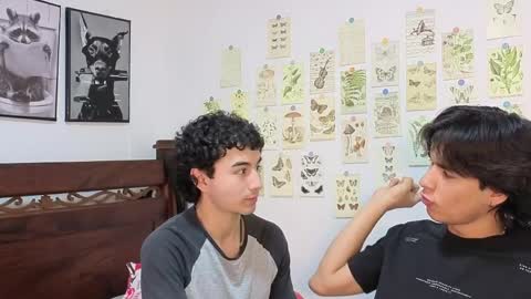 patri_ck_villa online show from April 10, 2026, 4:01 pm