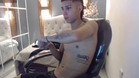 PAUL online show from December 19, 2025, 2:13 pm