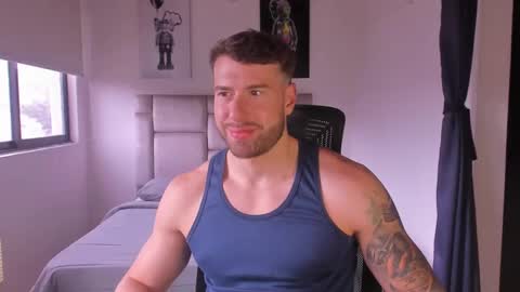 Snapshot of paul_roger chatting on February 20, 2025, 5:18 pm PAUL ROGER online show from February 20, 2025, 5:18 pm