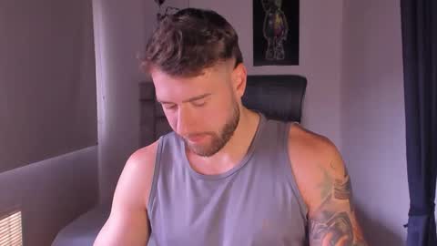 Snapshot of paul_roger chatting on March 9, 2025, 1:04 pm PAUL ROGER online show from March 9, 2025, 1:04 pm