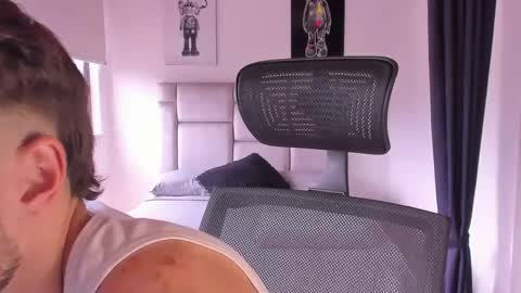 Snapshot of paul_roger chatting on March 10, 2025, 6:12 pm PAUL ROGER online show from March 10, 2025, 6:12 pm