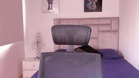 PAUL ROGER online show from June 19, 2026, 6:56 pm
