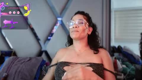 Paula online show from October 15, 2025, 9:48 pm