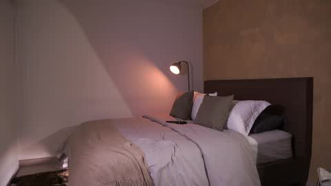 Paula online show from March 2, 2025, 2:51 am