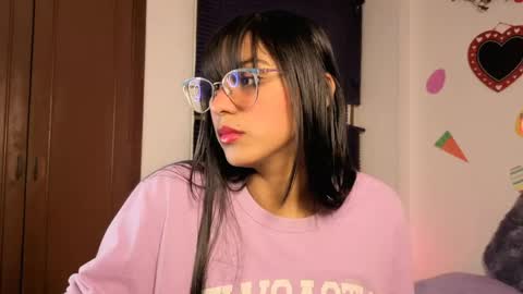 Paula  online show from April 27, 2026, 3:37 am
