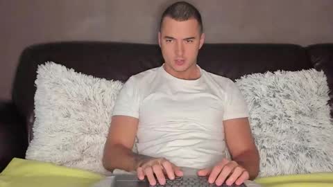 Snapshot of paulblack021 chatting on November 2, 2025, 10:06 am paulblack021 online show from November 2, 2025, 10:06 am