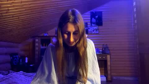 Ashley Cooper online show from September 12, 2025, 4:18 pm