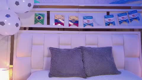 Paulina  online show from June 18, 2026, 7:29 pm