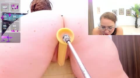 Snapshot of paulina_davis_ chatting on October 17, 2025, 2:15 am Paulina Davis online show from October 17, 2025, 2:15 am