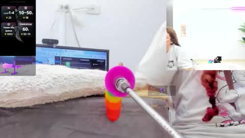 Paulina Davis  online show from January 18, 2026, 10:13 pm