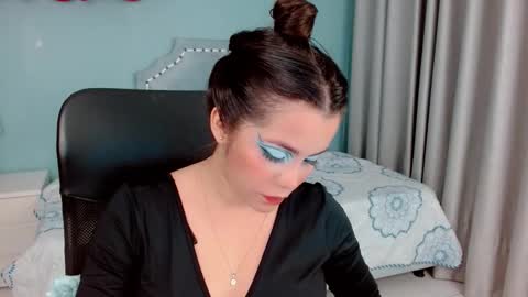 Snapshot of paulina_doll_ chatting on October 27, 2025, 7:40 pm Paulina online show from October 27, 2025, 7:40 pm