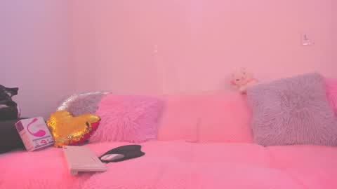 Snapshot of paulinaabeauty chatting on January 8, 2025, 9:23 pm call me ur bbygurl online show from January 8, 2025, 9:23 pm