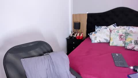 Pauline online show from March 30, 2026, 2:56 am