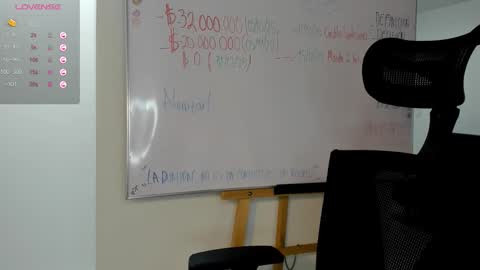 Snapshot of paulirose chatting on October 6, 2025, 1:36 am paulirose online show from October 6, 2025, 1:36 am