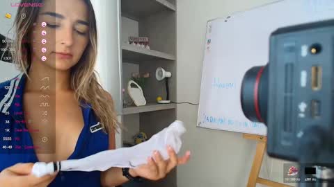 Snapshot of paulirose chatting on November 9, 2025, 4:05 pm paulirose online show from November 9, 2025, 4:05 pm