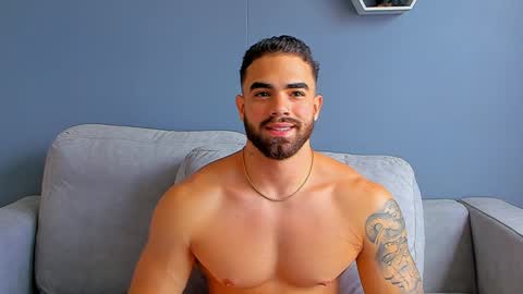 Snapshot of paulphoenix_ chatting on January 24, 2025, 8:32 pm Paul Phoenix online show from January 24, 2025, 8:32 pm