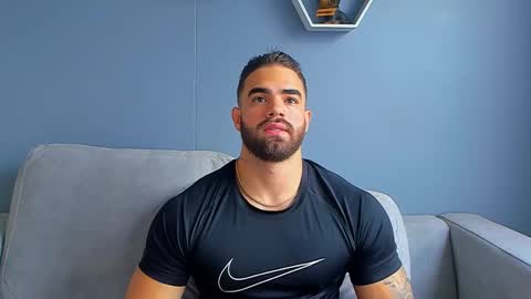 Snapshot of paulphoenix_ chatting on March 3, 2025, 7:06 pm Paul Phoenix online show from March 3, 2025, 7:06 pm