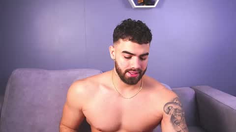 Snapshot of paulphoenix_ chatting on October 30, 2025, 7:36 pm Paul Phoenix online show from October 30, 2025, 7:36 pm