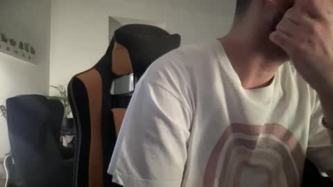 love bush online show from December 1, 2025, 7:46 am