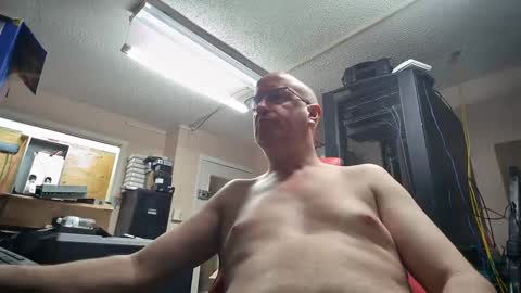 Snapshot of paulthehornyfurry chatting on December 3, 2024, 6:26 am Paul online show from December 3, 2024, 6:26 am