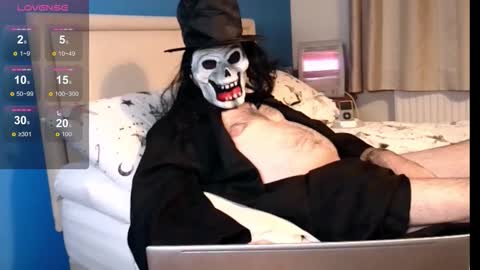 Snapshot of paulyandrew chatting on October 31, 2025, 9:27 pm paulyandrew online show from October 31, 2025, 9:27 pm