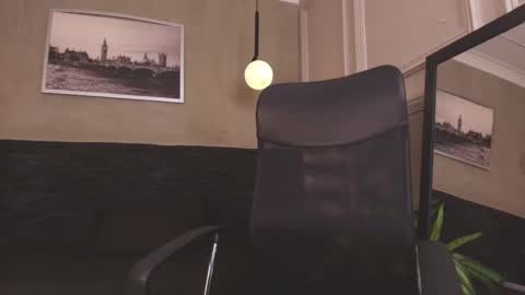 Snapshot of pavlovasw chatting on October 5, 2025, 8:29 pm Pavlova online show from October 5, 2025, 8:29 pm