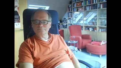 Snapshot of pavlovsdog2006 chatting on March 25, 2026, 9:15 am Pavlov aka Peter online show from March 25, 2026, 9:15 am