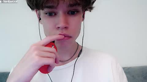 Snapshot of pawclaw chatting on October 21, 2025, 10:49 am pawclaw online show from October 21, 2025, 10:49 am